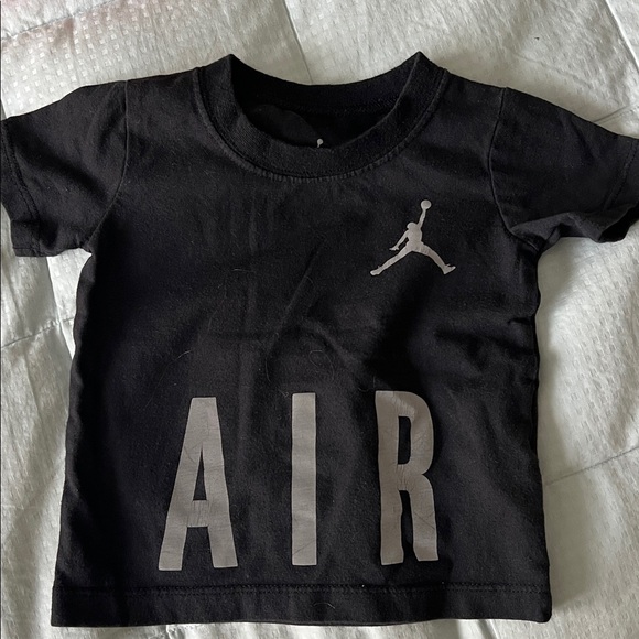 Nike Kids' Multicolor T-Shirt/Shorts/One piece fleece Collection- 7 pieces total - Picture 6 of 9